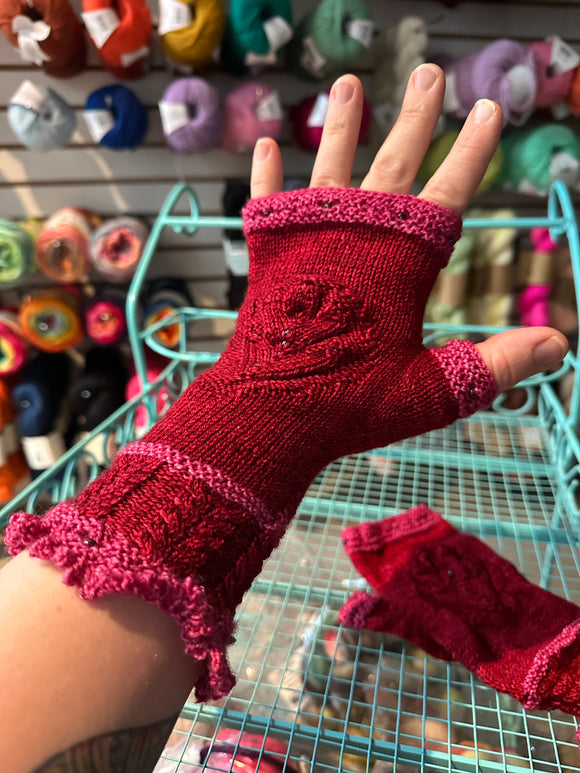 Sample Sale: Fingerless Gloves, red & pink