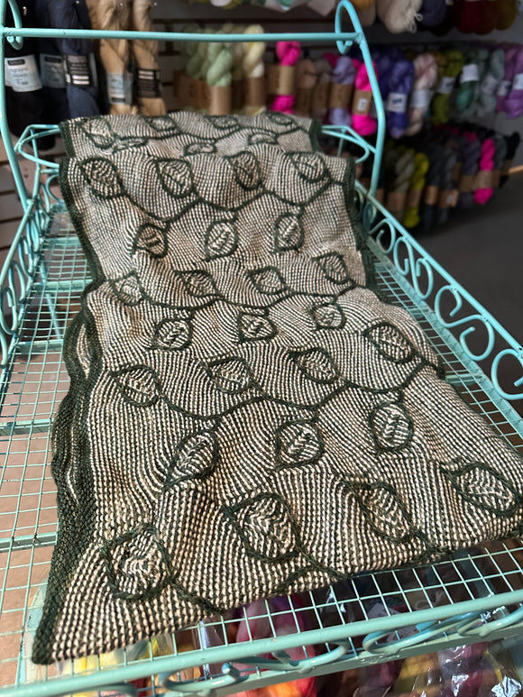 Sample Sale: Cowl, Mary Martin, green/white leaves